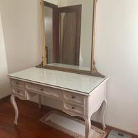 Scrivania e specchio (prezzo trattabile)