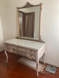 Scrivania e specchio (prezzo trattabile)