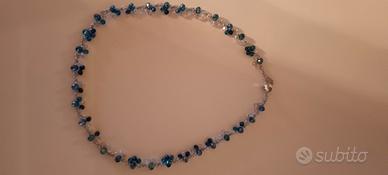 collana uncinetto con perline blu e argenyo