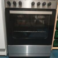  Cucina a gas con forno elettrico ventilato 