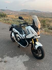Honda X-adv 750