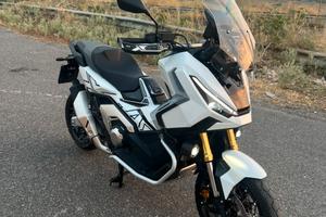 Honda X-adv 750