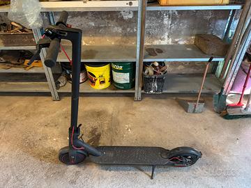 Monopattino Xiaomi m365 pro