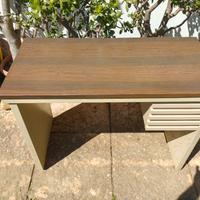 scrivania da ufficio 