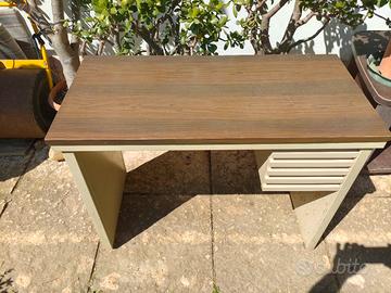 scrivania da ufficio 