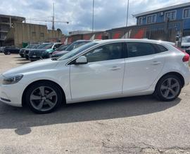 VOLVO V40 D2 1.6