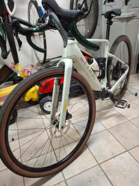 Gravel Cube Hibrid Nuroad 