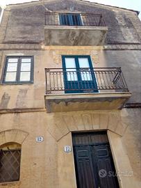 Palazzo d'epoca da ristrutturare
