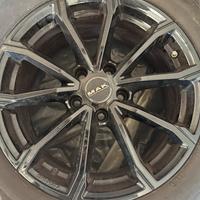 Cerchi con sensori e gomme da neve