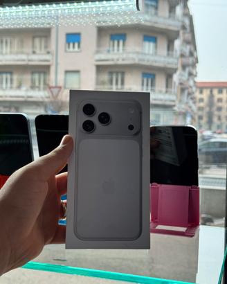 IPHONE 17 pro max nuovo