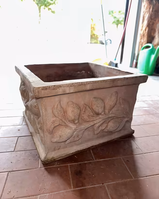 Vaso quadrato in terracotta