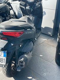 Xmax 400 con forcelle incidentate