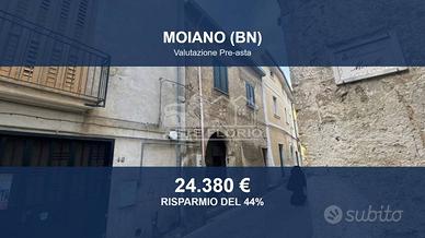 Immobile in asta di 135 m² con più di 5 locali a M