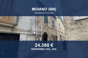 Immobile in asta di 135 m² con più di 5 locali a M