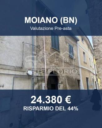 Immobile in asta di 135 m² con più di 5 locali a M