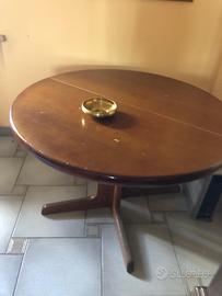 Tavolo tondo in legno