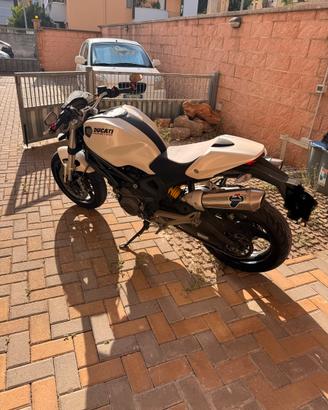 Ducati Monster 696+