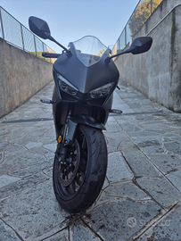 CBR 650R anno 2024