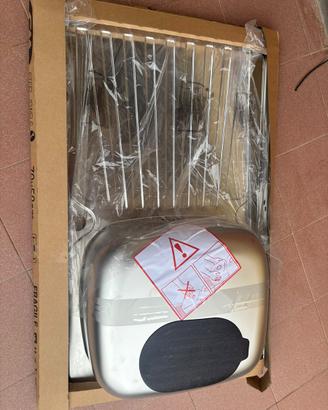 Lavandino in acciaio con miscelatore