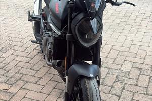 Ducati Monster plus 937