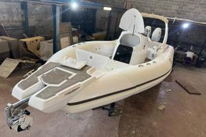 SEAPROP RIB 27 CON 2 MOTORI SUZUKI 175 CV.