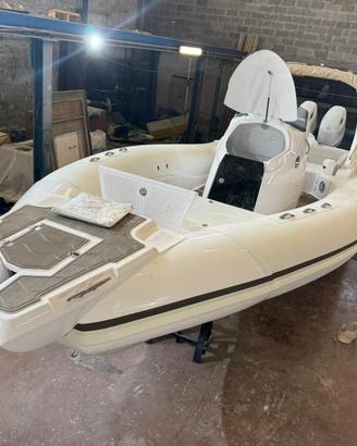 SEAPROP RIB 27 CON 2 MOTORI SUZUKI 175 CV.