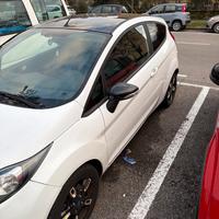 Ford Fiesta 1.5 TDCi 95 CV Black & White Edition