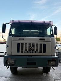 Veicolo commerciale Astra VI HD7