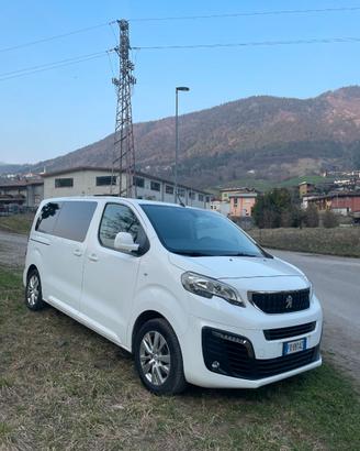 Traveller BlueHdi 180cv EAT8 + Kit letto