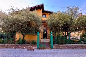VILLA SINGOLA A REZZATO