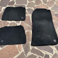 3 tappetini usati interni mercedes 190 originali
