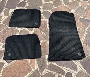 3 tappetini usati interni mercedes 190 originali