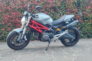 DUCATI MONSTER 696 PLUS
