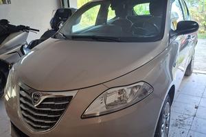 Ypsilon come nuova !