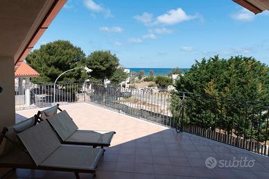 APPARTAMENTI VACANZA A 100m DAL MARE- FOCE VARANO