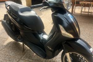 Piaggio Beverly 300 police