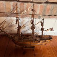 Veliero in legno con teca