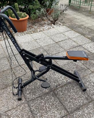 Attrezzo per addominali reclinabile