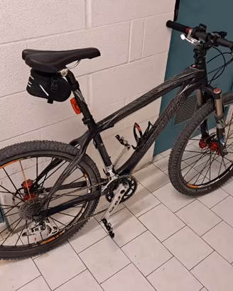 Specialized StumpJumper mountain bike