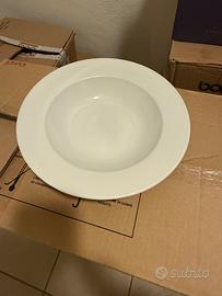 Piatti e posate di ristorante