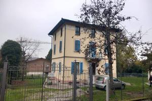 Villa di 375 m² con più di 5 locali e box auto dop
