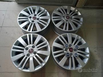 Cerchi in lega da 15 pollici per Fiat grande punto