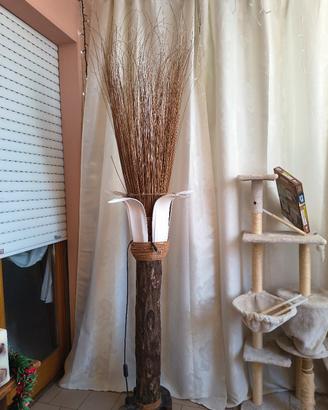 piantana in legno lavorato 