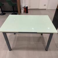 Tavolo allungabile in vetro temperato