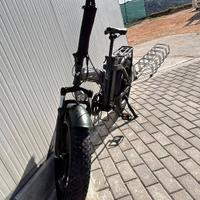 BICI ELETTRICA PIEGHEVOLE CON  ACCELLERATORE