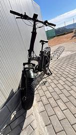 BICI ELETTRICA PIEGHEVOLE CON  ACCELLERATORE