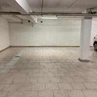 Posto Auto,moto Parcheggio Privato Garage Coperto