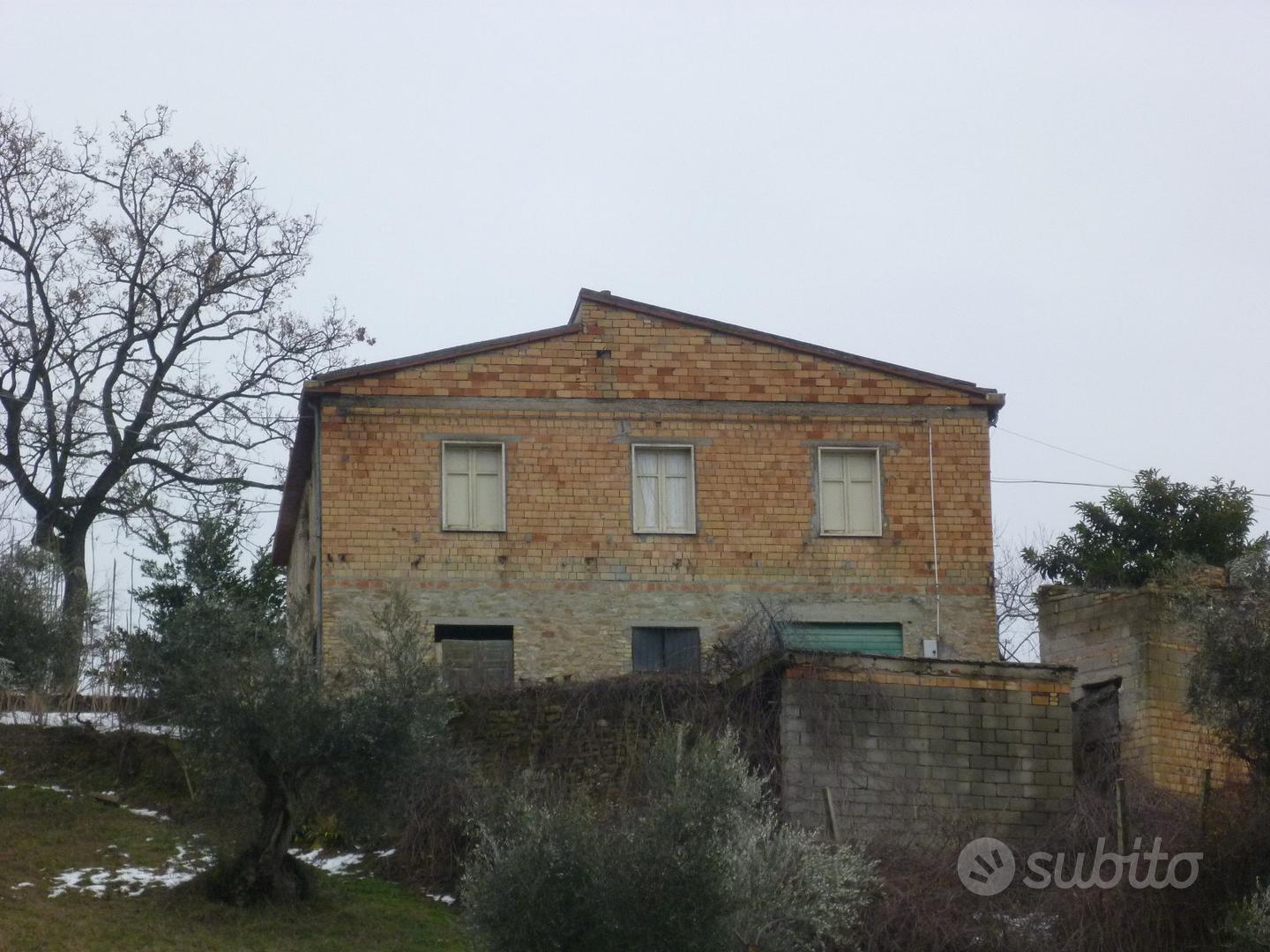 Rustino con piccolo terreno - Vista 3