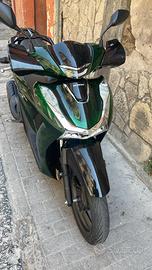 SH 125  GREEN VETRO ANNO 2024 COME NUOVO