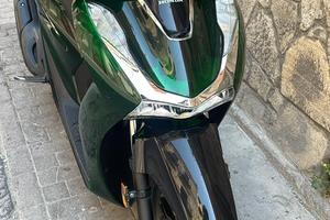 SH 125  GREEN VETRO ANNO 2024 COME NUOVO